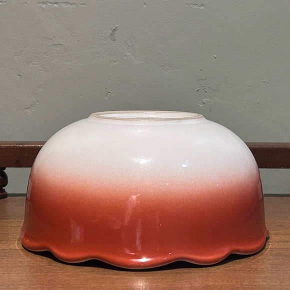 PURVEYORS OF FRAGRANCE Large Round 4 Wick Scented Candle In Ceramic Floral Base - Picture 5 of 7